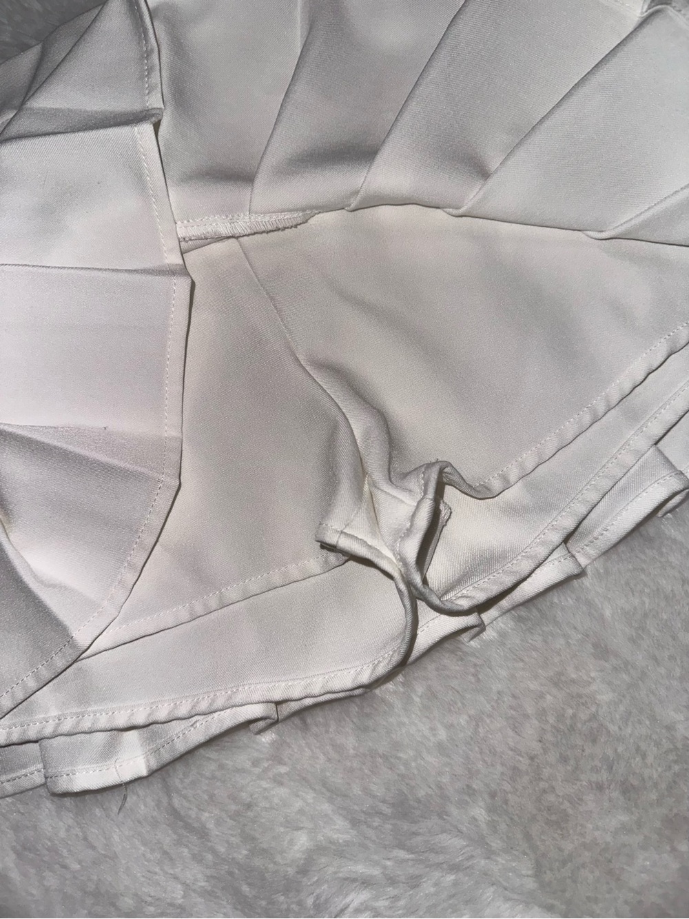 La Hearts White Pleated Tennis Skort - Picture 2 of 5